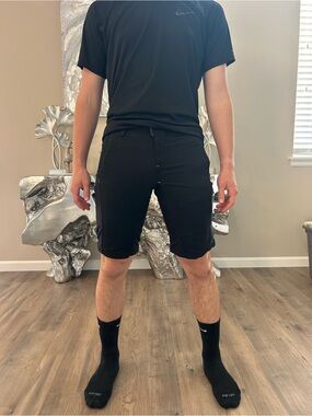Endura Men's Black Biking  Shorts Wity Teal Accents S
